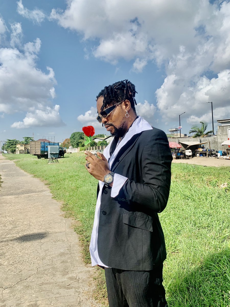 pastour_ab's tweet photo. I Told You Iโll Do Anything For Love โค๏ธ Even If It Means Walking From Mainland To Island With My Barefoot ๐ฆถ
๐ตTrue Love ๐น
#instapic #ragafela #truelove #likepic #youtubepost | Buju idanwo Lege Ludacris #TheFlashMovie https://t.co/GPhoX3x5Gk