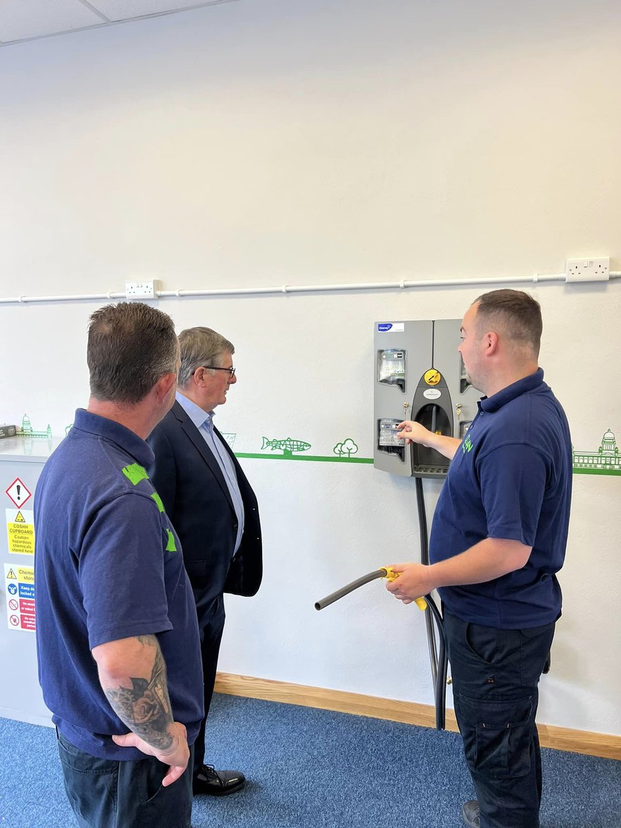 MountCharles_'s tweet photo. Our SHINE Training Centre of Excellence went live today &amp; some of our mobile team members guided #TeamMC Chairman Trevor Annon round the various stations that will be used to onboard &amp; train new cleaning team members. 🧹🧼

#cleaning #mountcharles #teammc https://t.co/qPOdlaVvjC