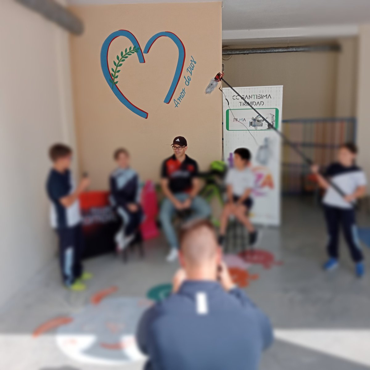 llume38's tweet photo. 😉Proyectos de Innovación Educativa que traspasan la II Jornada  #CompDigEdu_CYL_Za
😉Algo se cuece en @STrinidadZamora de la mano de @jcentenofer y @triatlonzamora
Seguimos creciendo con  
🎥 #PIEFilma y @cfiezamora @crfptic
 #ZamoraTIC #backstagevideo
#claustrovirtual https://t.co/duB2l3QjjN