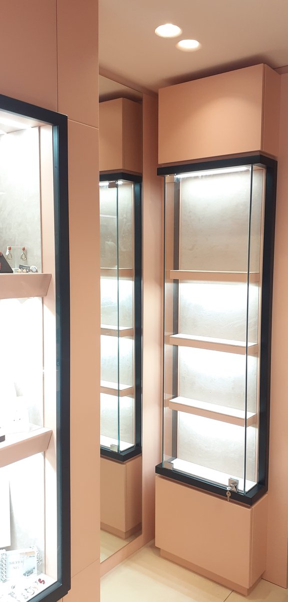 StudioDesign_CE's tweet photo. Gestisci gli spazi con i nostri ARREDI
e dare il giusto valore ai tuoi PRODOTTI.
#progettonegozio #vetrina #arredamento #arredonegozio #progettonegozio #progettodesign #vetrina #progettazionedinterni #gioielli #gioielleria https://t.co/BT0btnMzVX