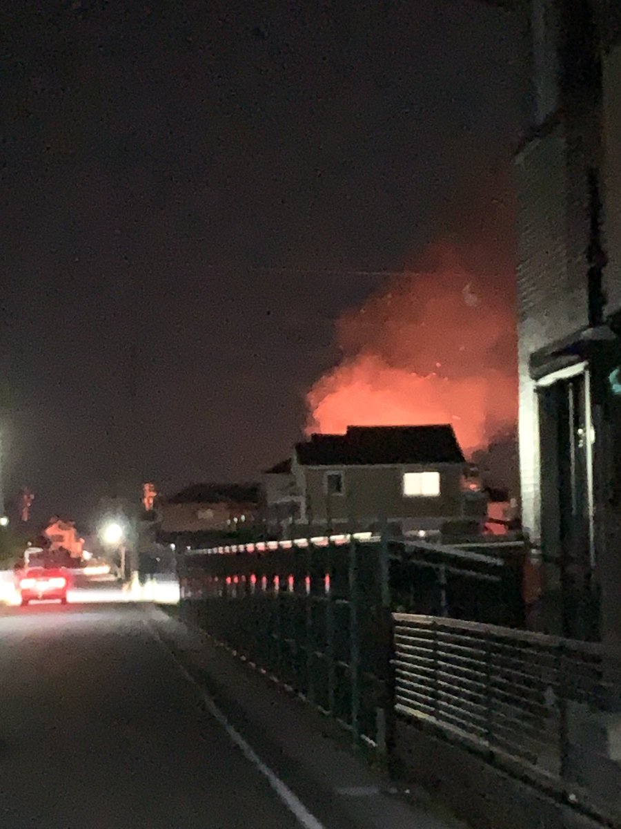 fumisi86's tweet photo. 家のすぐ近くで火事あった https://t.co/xH6KdwjOfr