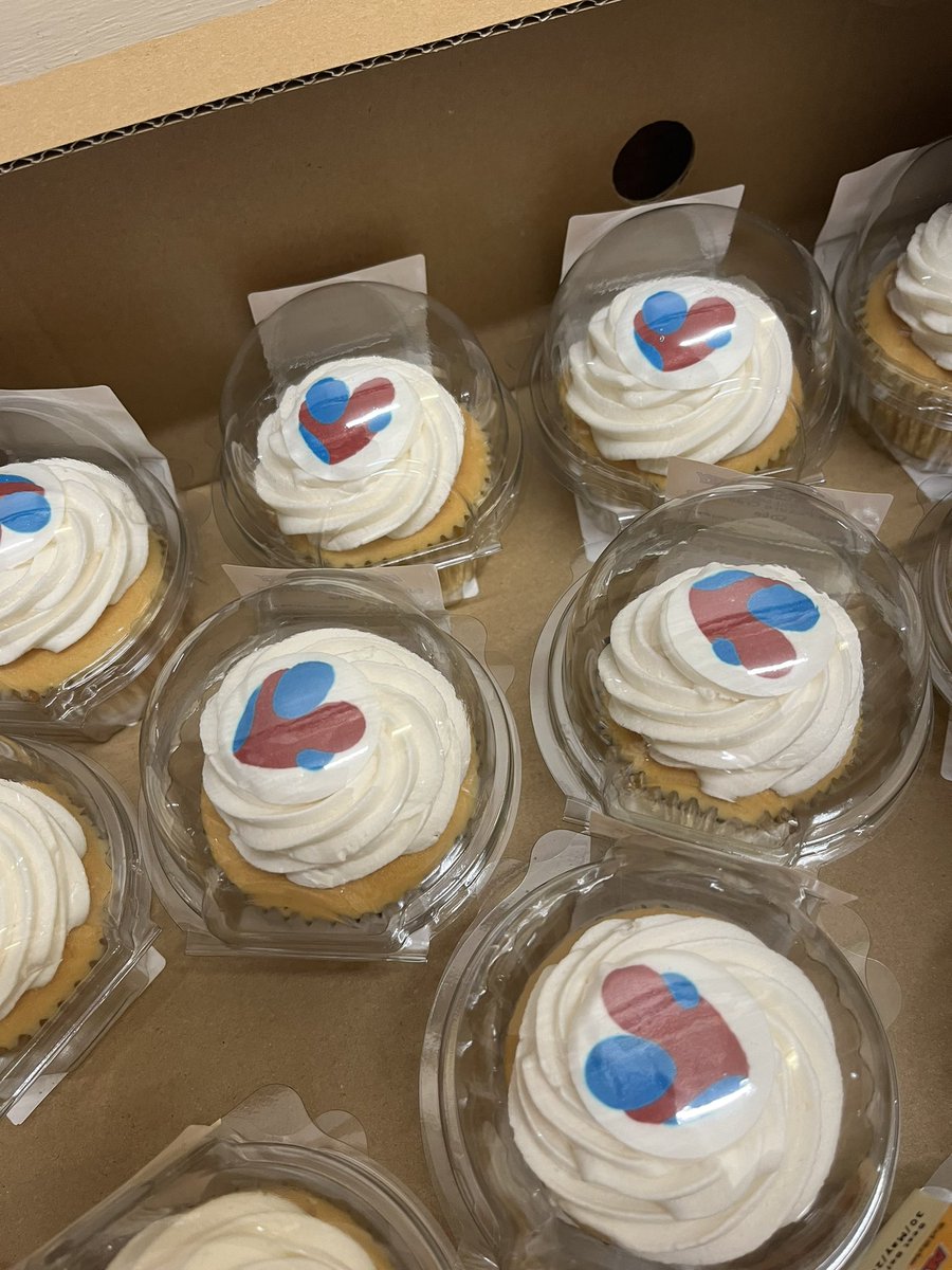 Operation Cake for International Nurses’ Day is underway. Coming to you tonight <a href="/KingsmillTeam/">team kingsmill dialysis</a> &amp; early doors tomorrow Ilkeston Dialysis Unit! Don’t want you to miss out!! Out of sight, but not out of mind!!