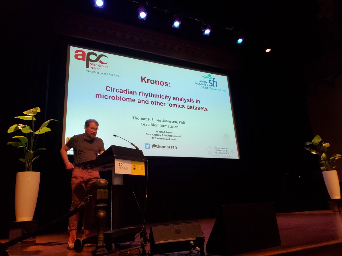 Next in the session on new methods and tools, Thomasz Bastiaanssen describes "Kronos", a free tool for analysis of circadian rhythms in gut-brain axis research. He encourages more study of temporal dynamics of the microbiome.
@thomaszsan