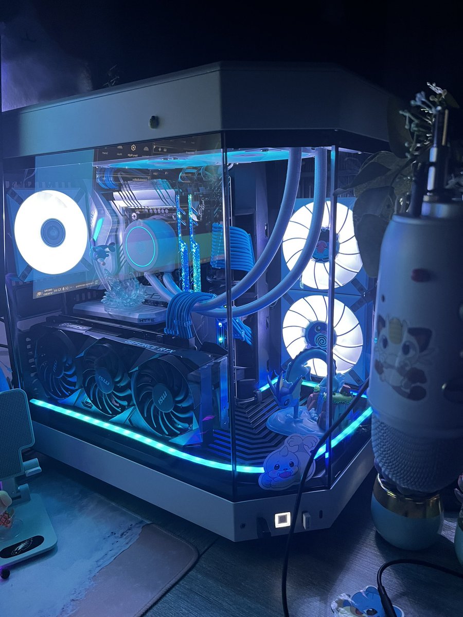 A_Vulpix_Trainr's tweet photo. “Nessa”
#HYTE #hyteupsetup #pcgamer #pokemon #pokemonpc #blueaesthetic #waterpokemon #corsair #rgbsetup #pcsetup https://t.co/34XPzqtnS1