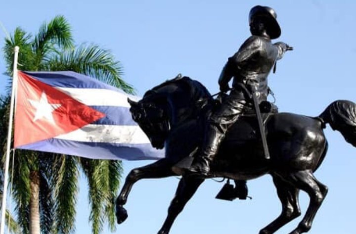alonsofreyrevc's tweet photo. El Mayor Ignacio Agramonte y Loynaz cae en el Combate de Jimaguayú hace 150 años. Nosotros seguimos sintiendo su extraordinario patriotismo y su enorme talento junto al galope de su imponente caballería en la llanura camagüeyana. https://t.co/3b5OnbnYwm