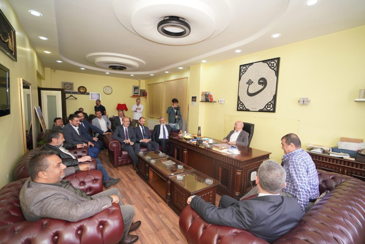 mvitamer's tweet photo. Milletvekili Adayımız Sayın @mahmutgurcan ve Teşkilat mensuplarımız ile birlikte  karpuzatanın değerli esnaflarını ziyaret ederek hayırlı işler temennisinde bulunduk.

Çaldığımız her kapıda bizi muhabbet ve güler yüzle kucaklayan hemşehrilerimize teşekkür ederim. https://t.co/nnRRpUXrND