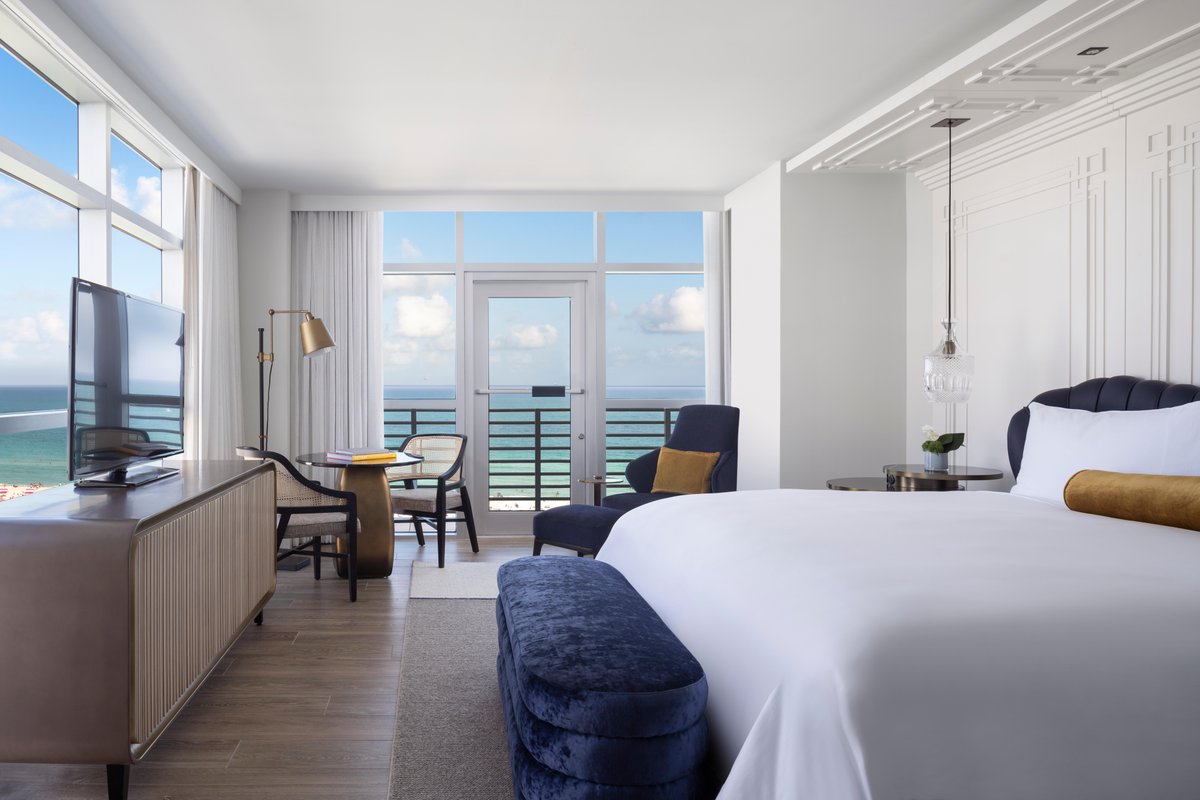 RitzCarlton's tweet photo. Good morning from the perfect oceanfront getaway at The @RitzCarlton #SouthBeach. We invite you to follow along today to explore our spacious layouts, private balconies with ocean views, and Club Level with lounge access. https://t.co/8NNYx6nUqs