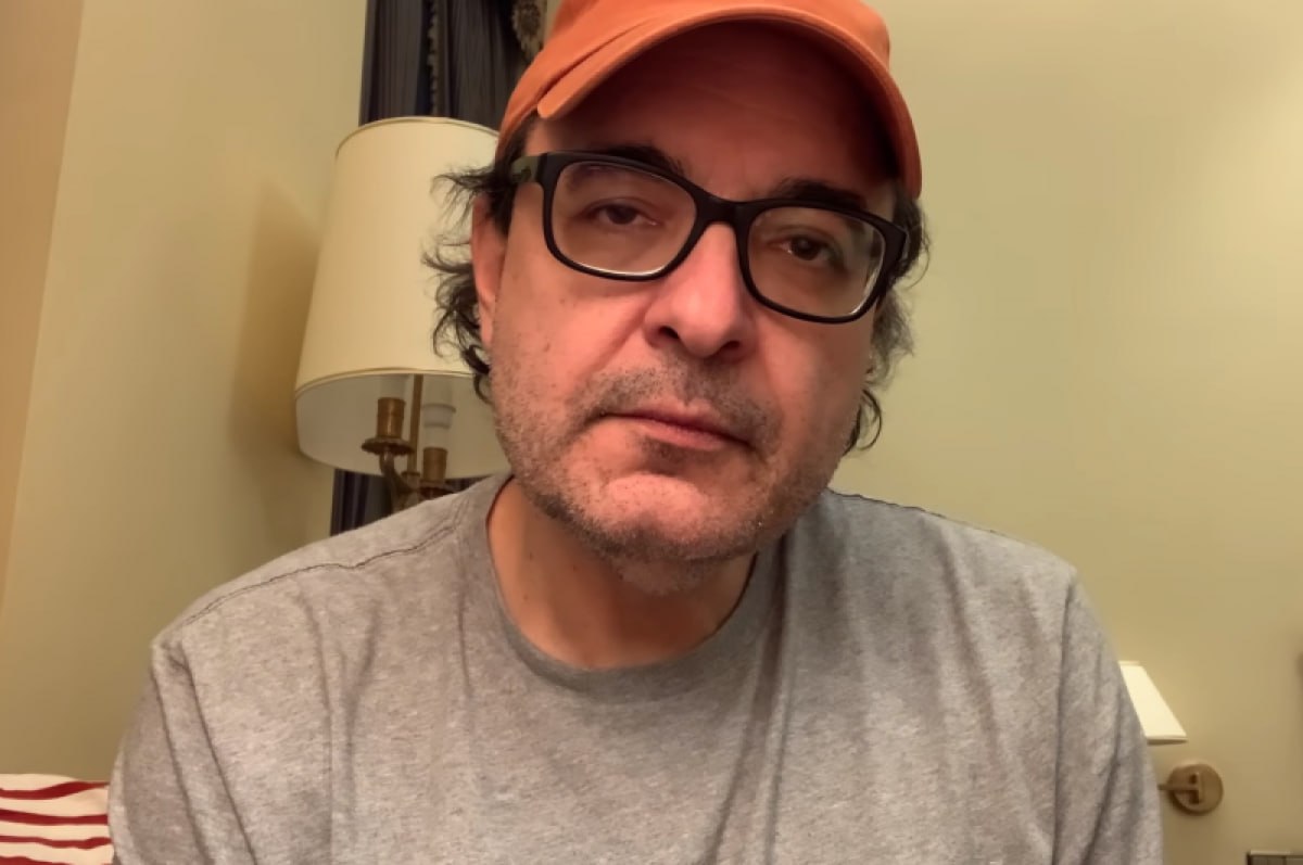 FPMR_Chile's tweet image. Ucrania detuvo al periodista y director chileno Gonzalo Ángel Quintilio Lira López, quien se encontraba en la ciudad de Járkov. A la comunidad periodística mundial A #Boric, paladín defensor del ejército Nazi Ucraniano, exigimos la aparición inmediata de nuestro compatriota #FMLN