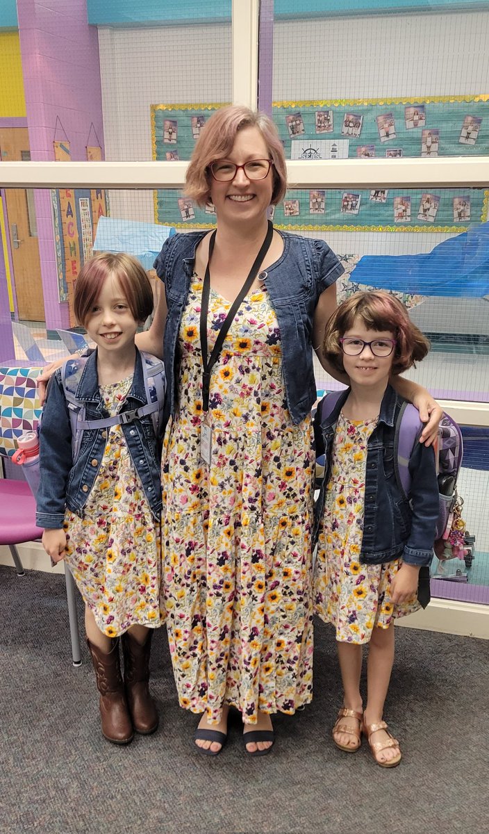 Love seeing our <a href="/DDEDolphins/">Davis Drive ES</a> dress like their favorite staff member today <a href="/DDEPTA_21/">Davis Drive Elem PTA 21</a> ! 🐬