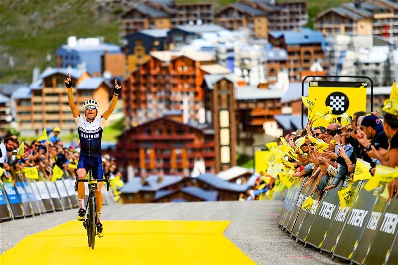 sportstoursint's tweet photo. Secure your place at the most prestigious sportive of them all this July! The event organisers may have sold out online, but luckily as Premium Gold Tour Operator we have a limited number of entries left to the Etape du Tour! 📢 🚴‍♀️ 

👉 https://t.co/GqtUVmHF1l

#etapedutour #TDF https://t.co/EeJbSNfirT