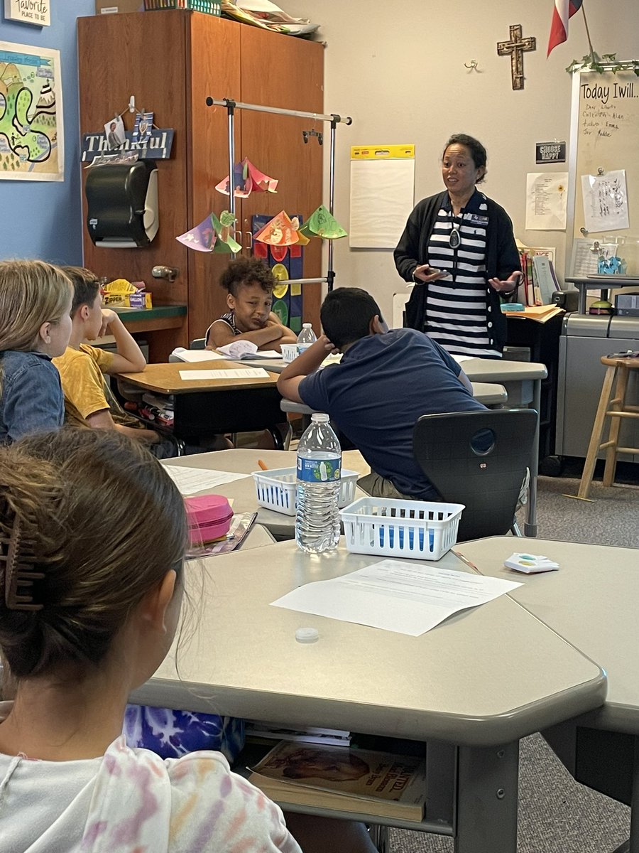 We welcomed a surprise special guest today to share a 4th grade math TEK!! ❤️🥰 thank you <a href="/mckelvain_4th/">𝙼𝚎𝚕𝚒𝚜𝚜𝚊 𝙼𝚌𝙺𝚎𝚕𝚟𝚊𝚒𝚗</a> !! They’re so looking forward to 4th grade! <a href="/mambrinosteam/">STEAM Academy at Mambrino</a>