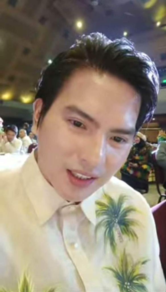 Naramdaman ko yung kabutihan ng iyong puso kaya po kita iniidolo hanggang ngayon..

MAHAL KA NAMIN BUNSO

#MYGZMOLINOinAbeerden