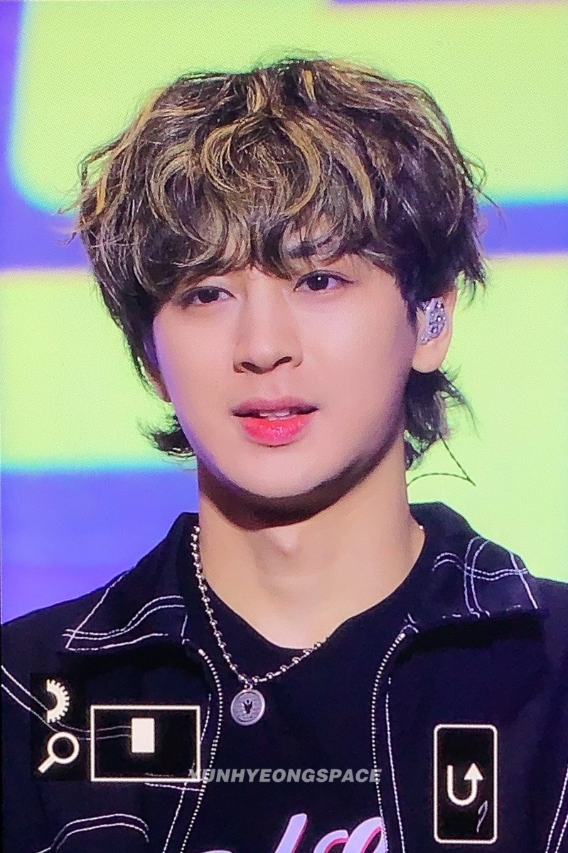 YUNHYEONGSPACE's tweet photo. 230511 용안의 축복이 끝도 없다...⭐️ #아이콘 #iKON #송윤형 #윤형 #ユニョン #YUNHYEONG @sssong6823 https://t.co/CRjGAqiPye