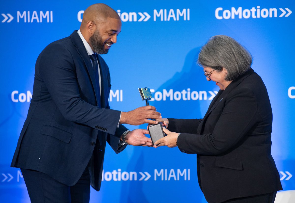 MayorDaniella's tweet photo. Welcome back to Miami-Dade, @CoMotionNEWS! 

As we work to build a more resilient, future ready transit system - we’re grateful for your commitment to innovation across all forms of mobility. 

Together, we celebrated @IRideMDT’s $2M SMART grant from @USDOT. Collaboration is key! https://t.co/kpONVdcd9x