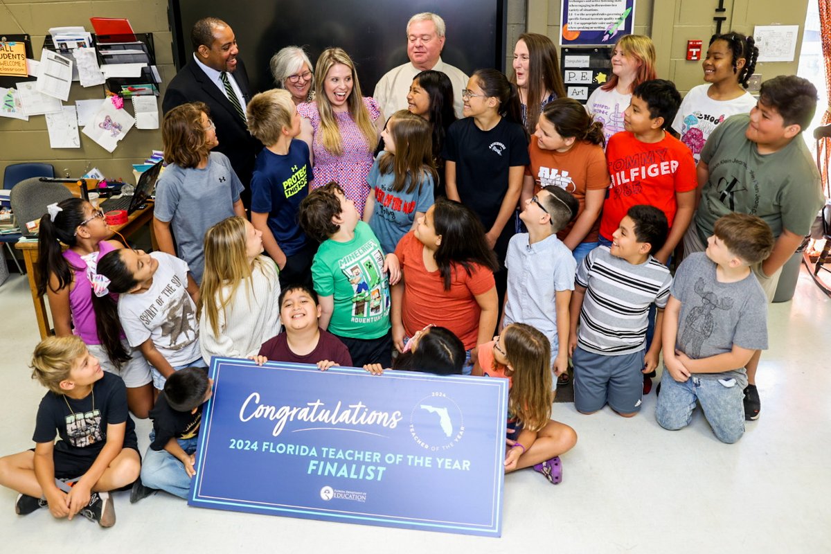 EducationFL's tweet photo. Sarah Idsardi loves turning non-readers into readers and is a firm believer in working hard and conquering learning opportunities. Congratulations, Ms. Idsardi, on being named a 2024 Florida Teacher of the Year Finalist! #FL74Strong @NWESchool https://t.co/0VL6aB093S
