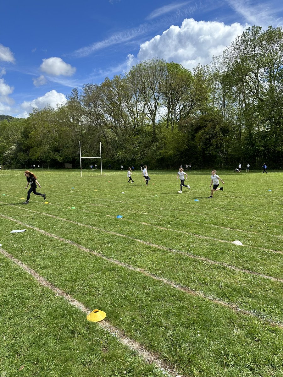 gilwern_school's tweet photo. #GilwernYear4 have started their cycle of data collection today ☀️ We have enjoyed a variety of activities outside to develop our data handling skills. Next stop - analysis! #MathsNumeracy #OutdoorLearning #AmbitiousCapableLearners https://t.co/xt0GK7cTTy