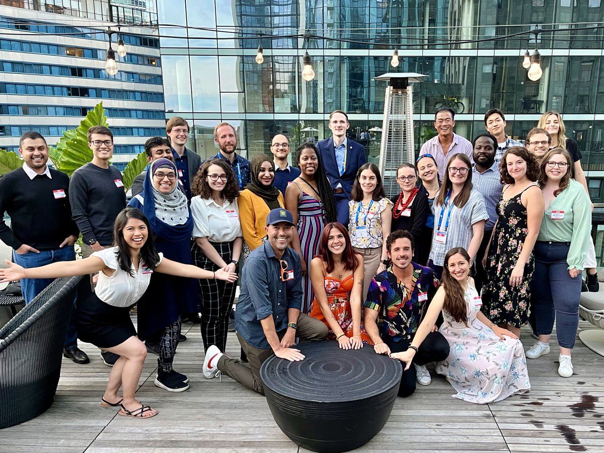If you’re a #CASFutureLeaders alum, please respond to my poll in our new LinkedIn group. I’m looking for ideas on how to communicate across our community when attending ACS meeting so we can organize more of these fun meet ups. 👇🏼