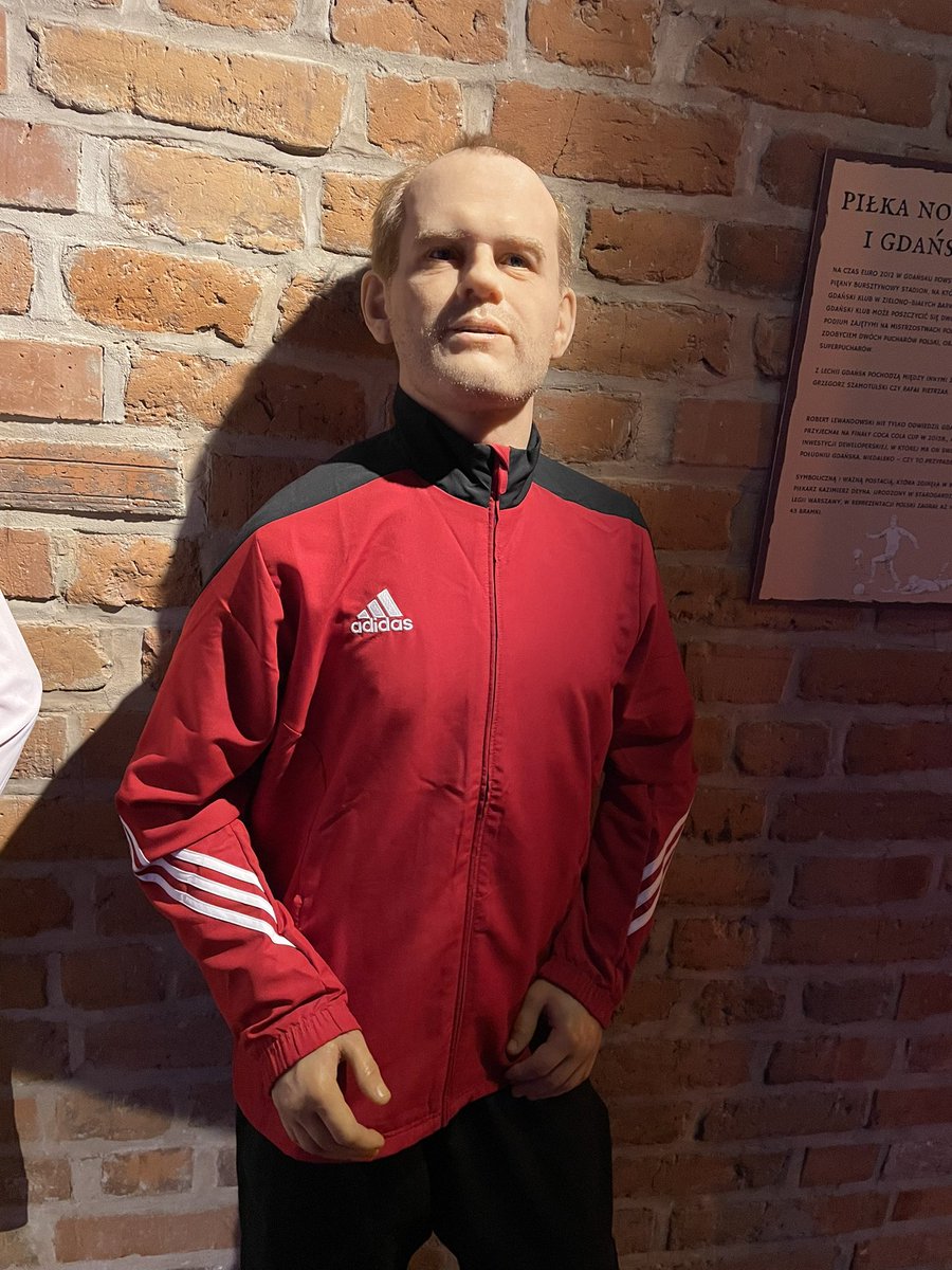 Still laughing at this Wayne Rooney waxwork from the museum in Gdansk 😂😂