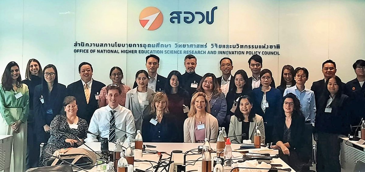 toni_erskine's tweet photo. Our 2nd @UNESCAP / @APRU1997 'AI for Social Good' country workshop was today in Bangkok w/ our superb research teams &amp; government partners exploring how AI can be used to alleviate poverty &amp; improve healthcare in Thailand. Very proud to be part of this project. @NXPO_TH https://t.co/8mewsGM1ZA