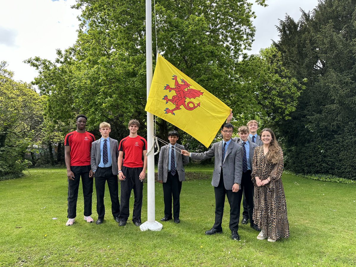 Today we join in flying the flag for #SomersetDay, to celebrate living and working in this beautiful county. #FlyTheFlagForSomerset #LivingOurHeritage #SomersetDay2023