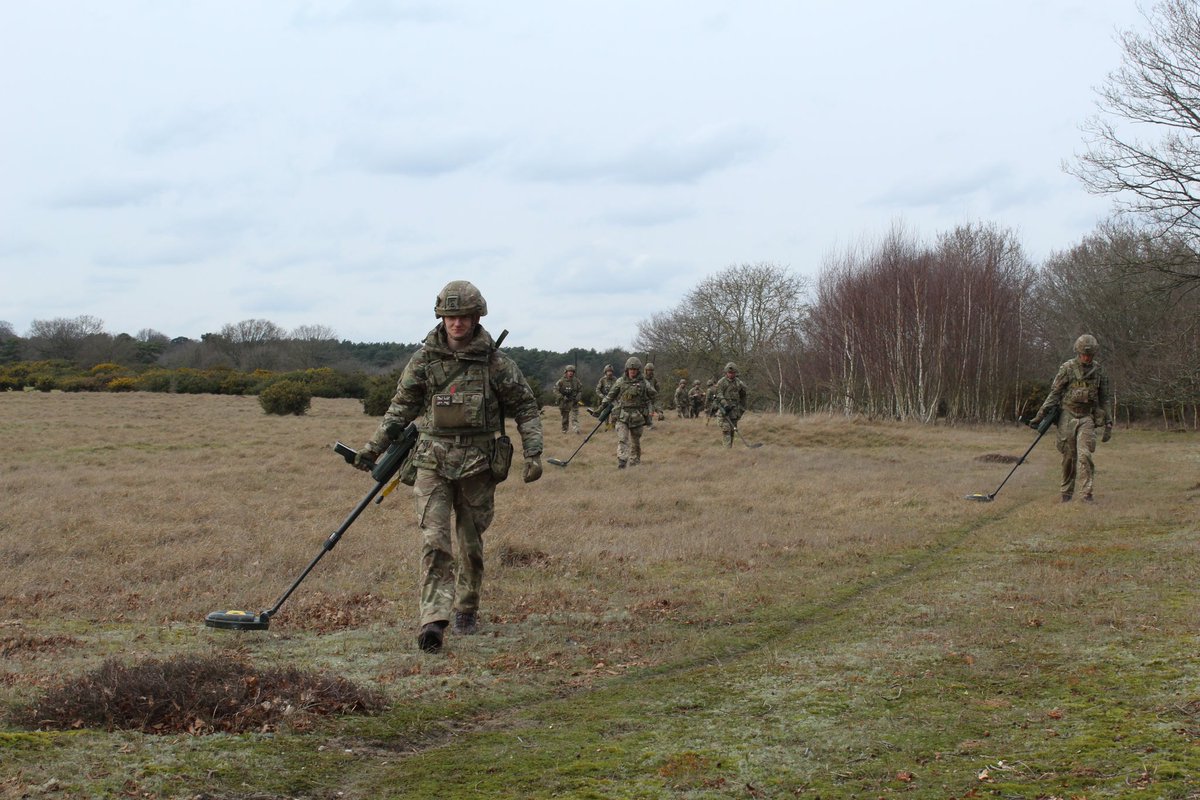 Our EOD&S soldiers have to be #alwaysready to support higher formations. 💪 17 Sqn are currently preparing to go onto readiness in support of NATO - keep watching this page for more updates on 35’s commitment to readiness. #desertrats #wearenato #eod #ubique #sappersmart