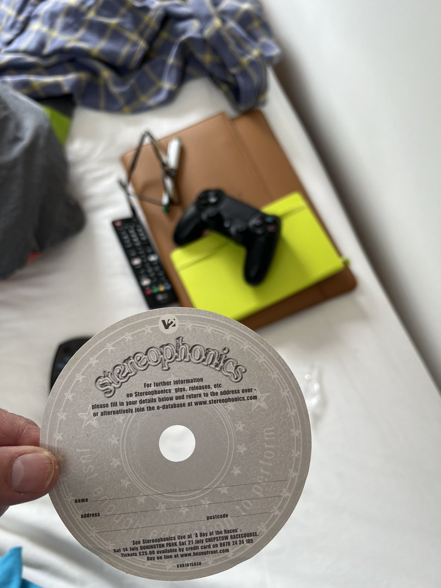 Longhouseman's tweet image. Day 1206/b #music when bands had fan clubs where you sent them your address #notthatlongago