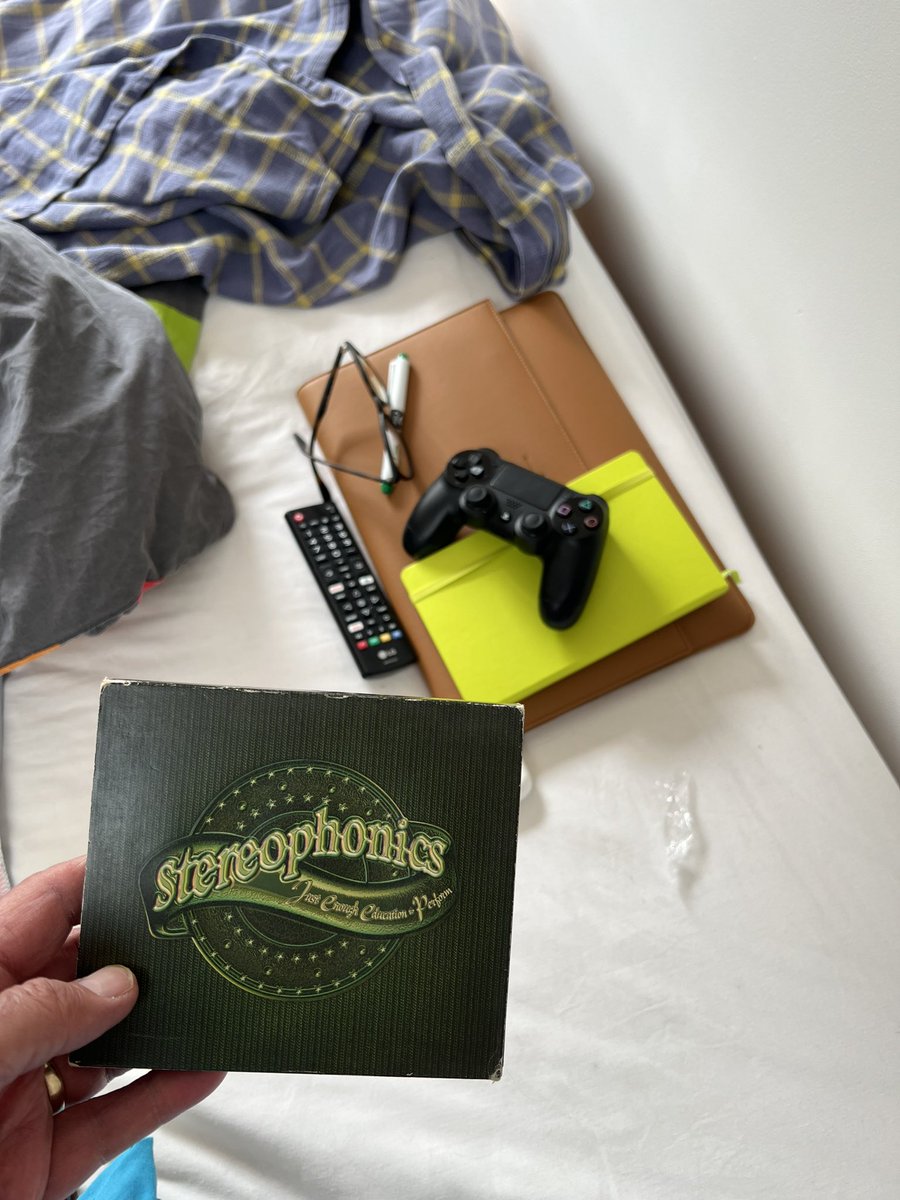 Longhouseman's tweet image. Day 1206/b #music when bands had fan clubs where you sent them your address #notthatlongago