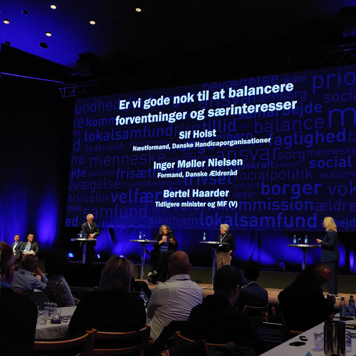 Vigtig debat på KL-konference om frisættelse: Er frisættelse at sætte borgerens behov og velfærd i centrum? #dkhandicap #epilepsi #dkpol