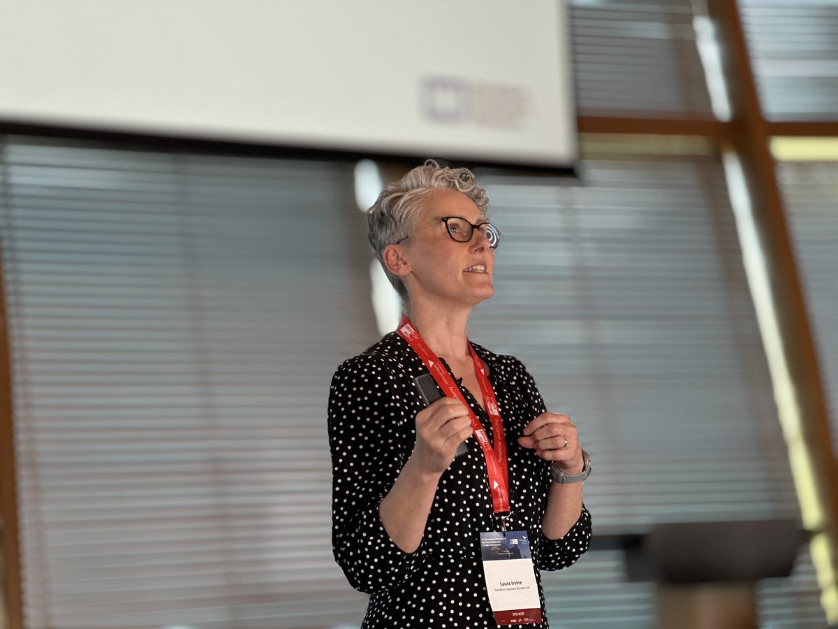 billatnapier's tweet photo. Laura Irvine outlining whether data subjects should sign a data privacy policy?… she asked ChatGPT #bigdata23 https://t.co/JdXWSuwbQG