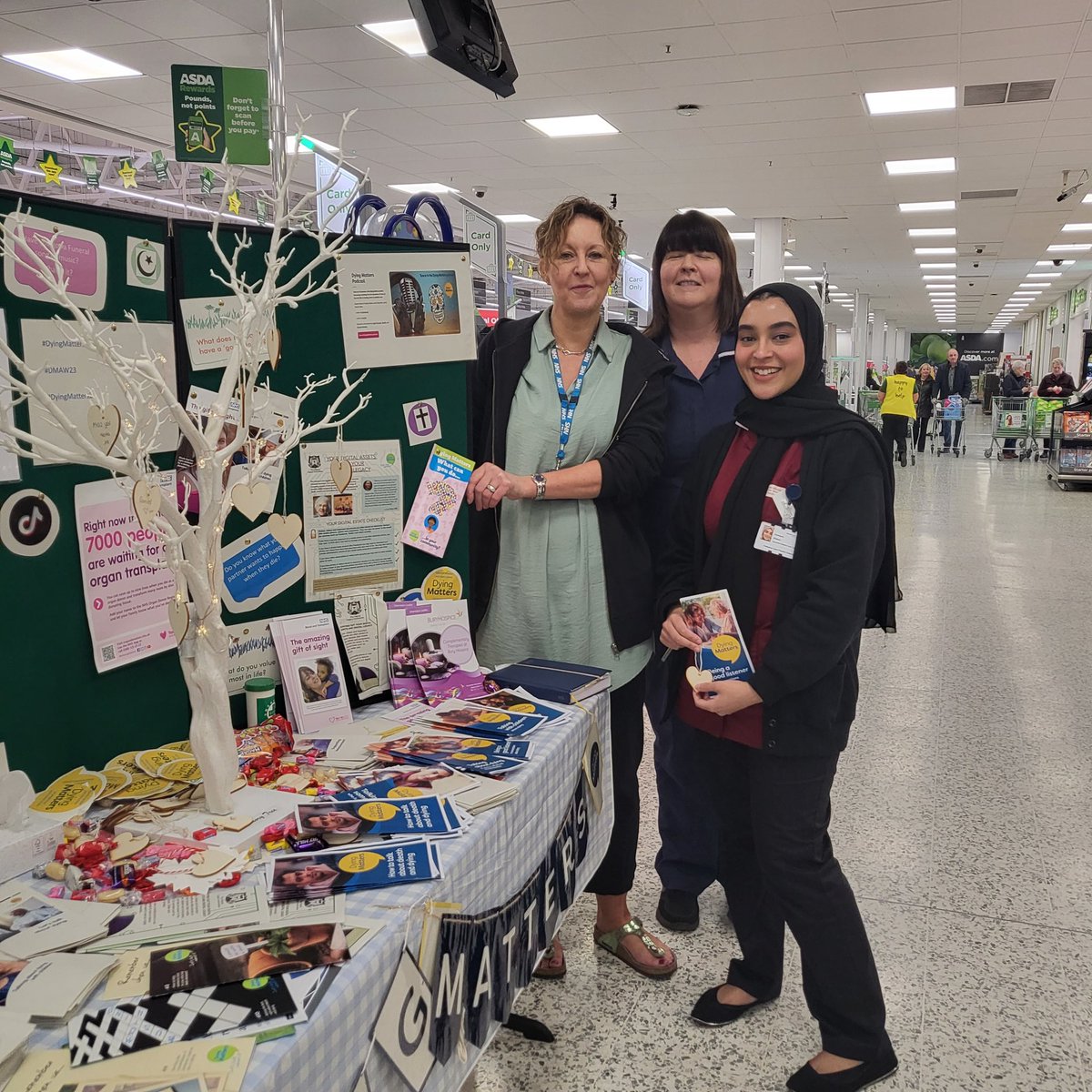 Thank you to Bury Community specialist palliative care team in conjunction with Bury hospice and Adsa Pilsworth supporting Dying Matters awareness week #DyingMattersAwarenessWeek @Wendyparker1992 @davidwthorpe1 @NCAlliance_NHS @BuryCO_NHS @BuryHospice @jacqui_burrow