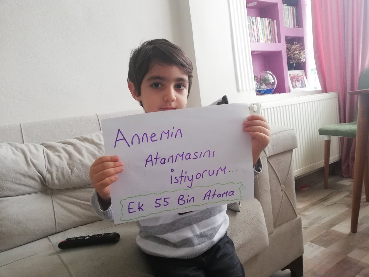 Oğlumun da sizden bir isteği var sayın yetkililer bizi duymadınız bari şu masum yavrularımızı duyun
<a href="/ahaber/">A Haber</a>
<a href="/RTErdogan/">Recep Tayyip Erdoğan</a> 
<a href="/kilicdarogluk/">Kemal Kılıçdaroğlu</a> 
<a href="/meral_aksener/">Meral Akşener</a>
<a href="/KucukkayaIsmail/">Ismail Kucukkaya</a>
#OYumuzEk55BinÖğretmene