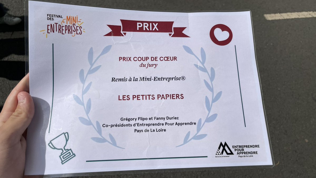 🏆PRIX🏆
Nous sommes Le Coup De Cœur Du Jury toutes catégories confondues !!
Bravo à tous !
🌱💚