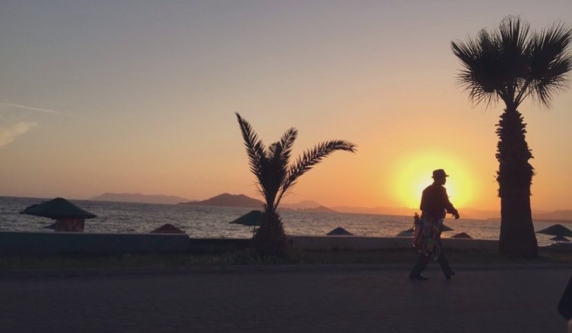 amaya_sparkle's tweet photo. Great holiday #Calisbeach
#ThrowbackThursday https://t.co/9stJed6iRe