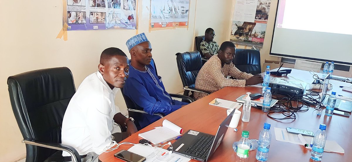 AcceptTchad's tweet photo. #formation  du 11 au 19 mai 2023 de 6 chercheurs et techniciens de l'IRED par Laurent Bonnal du @Cirad SELMET.
L’objectif est d'appuyer techniquement le projet ACCEPT concernant l’analyse des ressources alimentaires par spectrométrie proche infrarouge (SPIR). https://t.co/X9QWZlGAJA