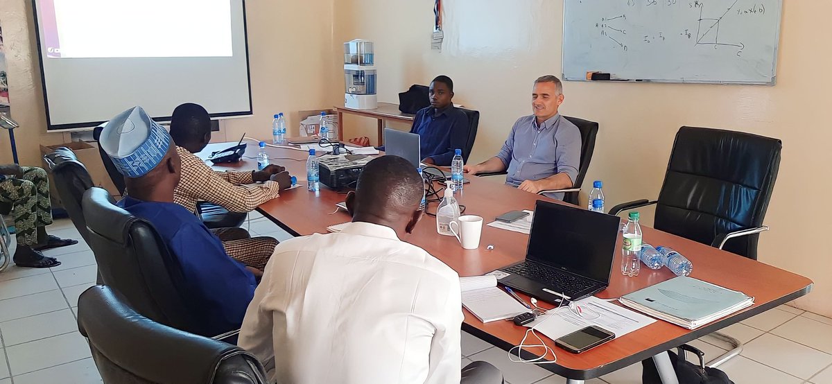 AcceptTchad's tweet photo. #formation  du 11 au 19 mai 2023 de 6 chercheurs et techniciens de l'IRED par Laurent Bonnal du @Cirad SELMET.
L’objectif est d'appuyer techniquement le projet ACCEPT concernant l’analyse des ressources alimentaires par spectrométrie proche infrarouge (SPIR). https://t.co/X9QWZlGAJA