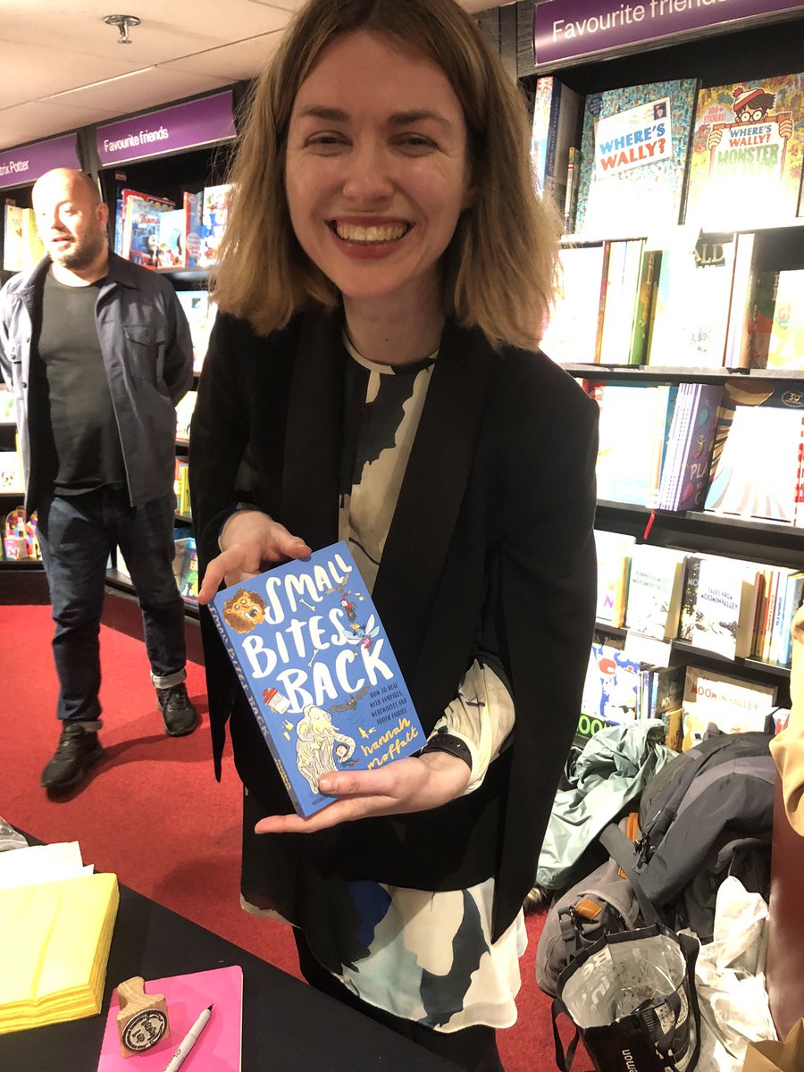 CRSains's tweet photo. A lovely evening celebrating the launch of #SmallBitesBack and catching up with the super talented @MissDePlume https://t.co/LOHZEt6m20