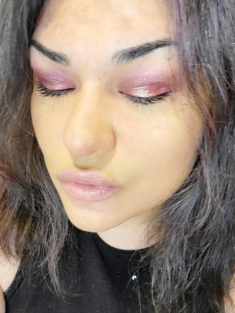 NRev02's tweet photo. I love the way my look came out today! #RashaB #JUSTANNE #Extraordinariespallet #makeup https://t.co/DWaVr6sMya