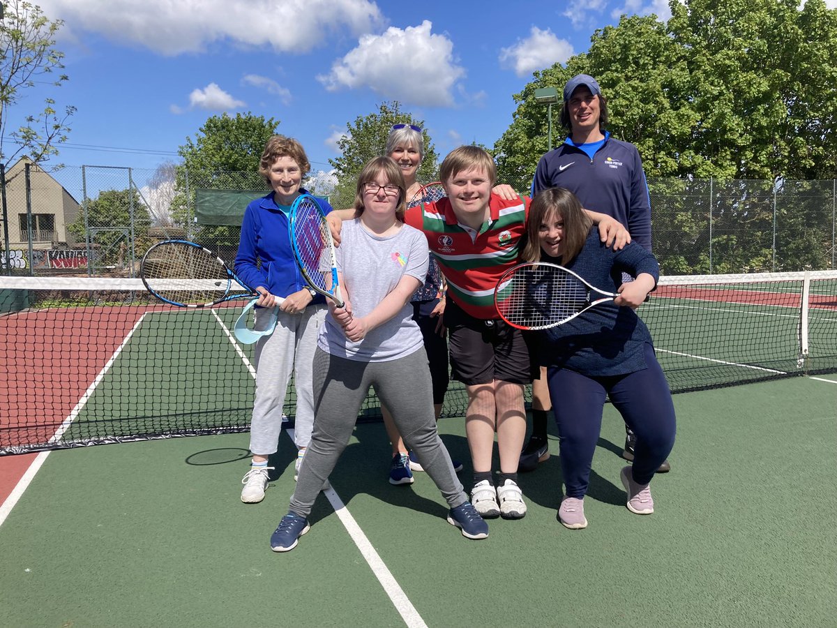 Helen Abbott tweet media