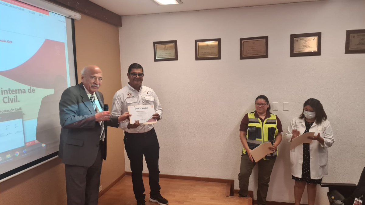 La Coordinación Estatal de Protección Civil Tamaulipas lleva acabo platicas sobre la formación de Brigada Interna a directivos y personal administrativo del Hospital General en Ciudad Victoria.