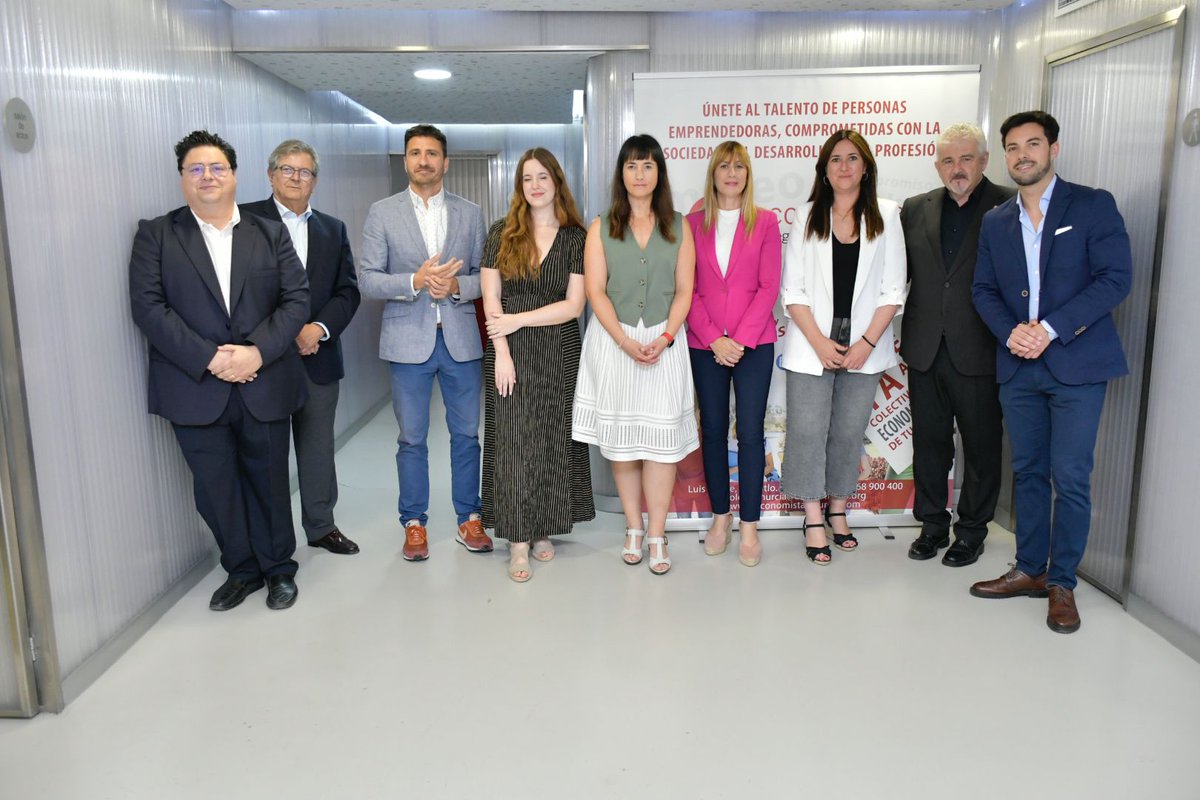 economistasrm's tweet photo. ✅ Un éxito de colaboración entre la #EsEconomíaRM y la Comisión de Marketing y RSC.

⚖️ Gracias a esta unión hemos conocido cómo grandes empresas como @estrellalevante, @GrupoDisfrimur e @IKEASpain encuentran equilibrio entre el marketing y la responsabilidad social corporativa. https://t.co/tPQBy8ttD5