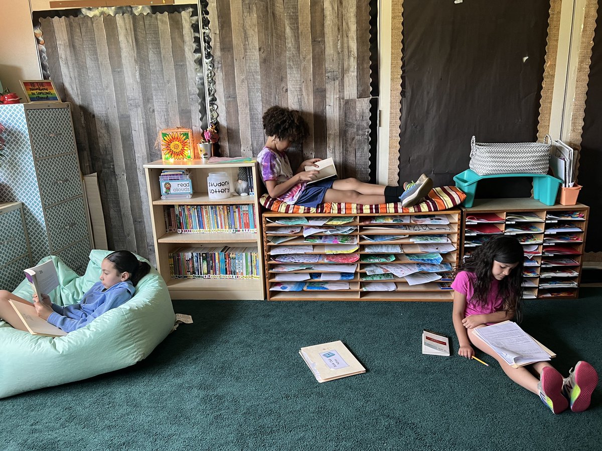 PSDMrsLandis's tweet photo. These 4th graders @PSDGrasse get SOOO excited for the afternoons when it’s time for #BookClubs 📖 Reading and discussing character development, plot twists, and motives have become our favorite time of the day! 🥰 @PennridgeSD https://t.co/Ji5htpYp5Q