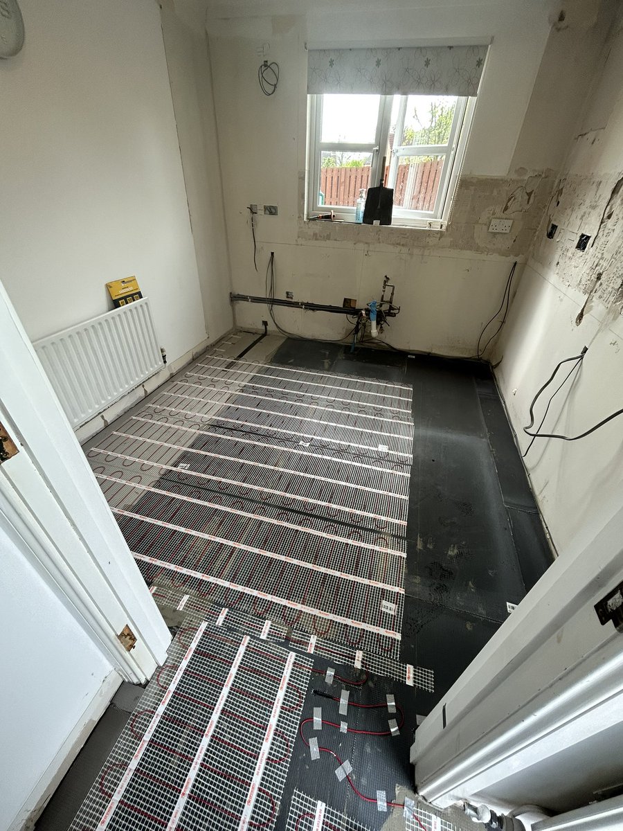 Been a busy couple of days new kitchen job started , complete with underfloor heating , insulation board installed followed by laying electric mat system then screed ready for new flooring next week