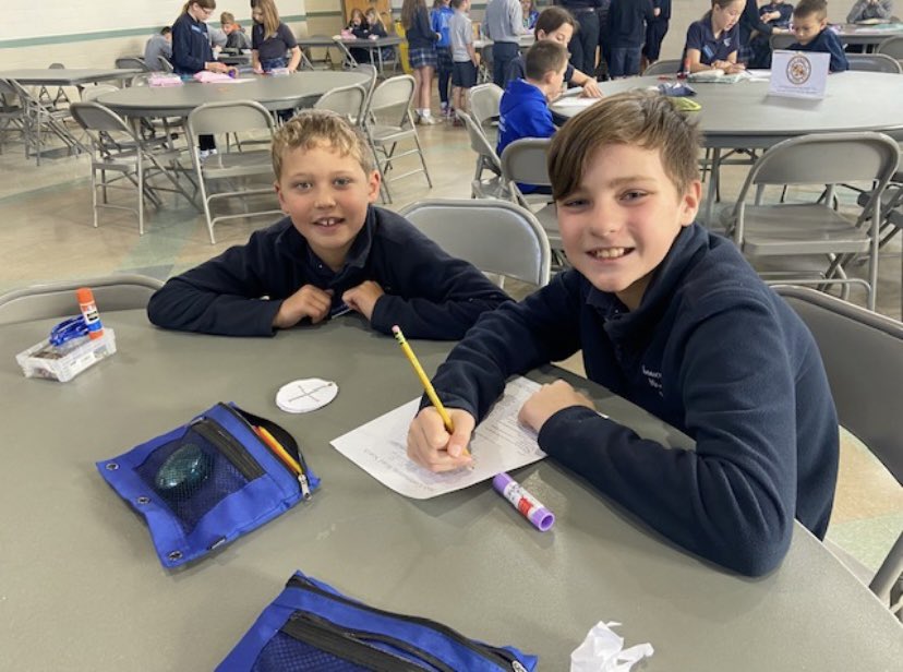 ihm_school's tweet photo. Fifth graders helped the second graders make a Host craft for First Communion. #weareIHM https://t.co/Xcp1NIot7e