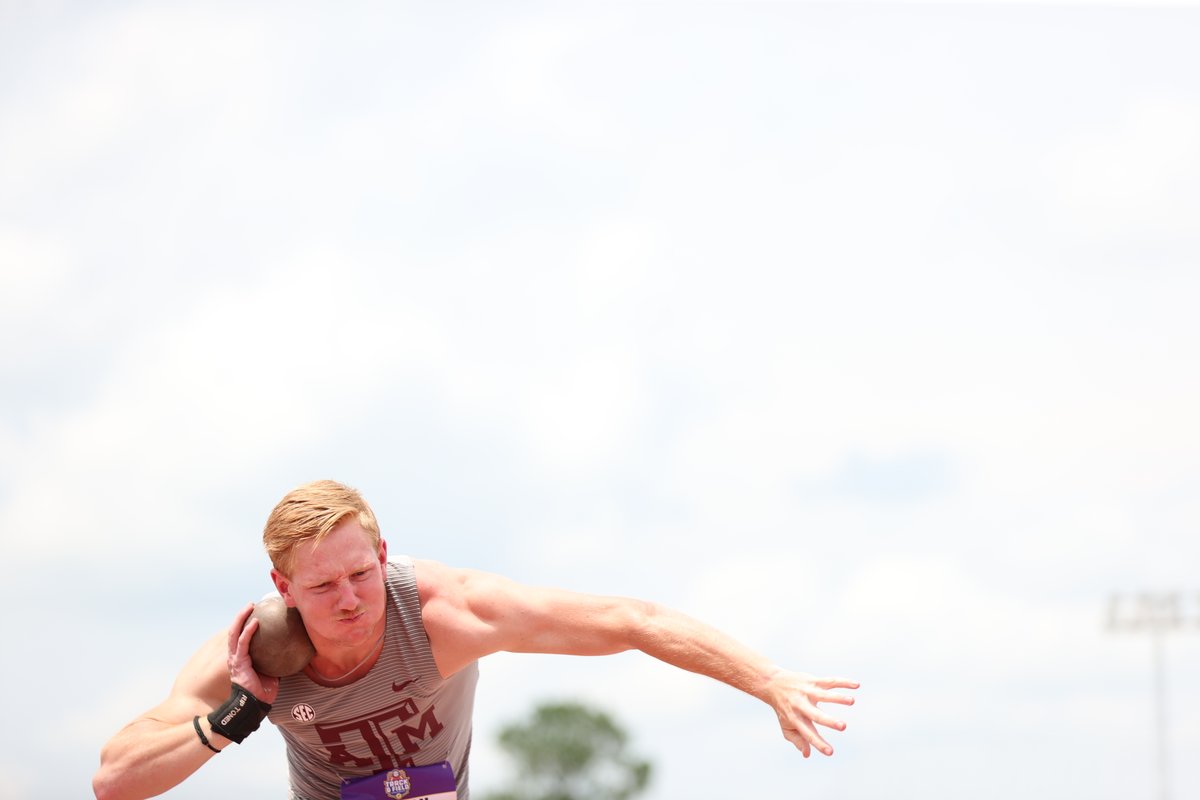 aggietfxc's tweet photo. SEC Decathlon - Shot Put

10. Blake Harris - 38-7.5/11.77m (592)
12. Landon Helms - 35-1.25/10.70m (528)

#GigEm | @blakeharris13_ | @AirLandon_ https://t.co/NUIhdHOEVy