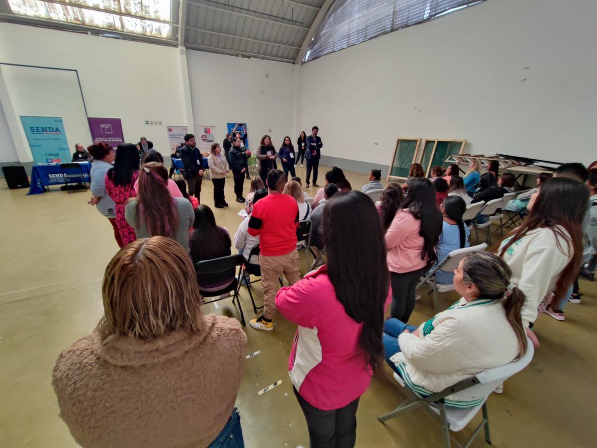 sendaohiggins's tweet photo. ➡️ SENDA O’Higgins junto al #intersector visita cárcel de mujeres en #Rancagua, en el marco del #DíadelaMadre . Esto con motivo de entregar oferta programática de los servicios del Estado a las #mujeres que se encuentran en el establecimiento penitenciario #sendatratamiento https://t.co/BfQtiHyCcQ