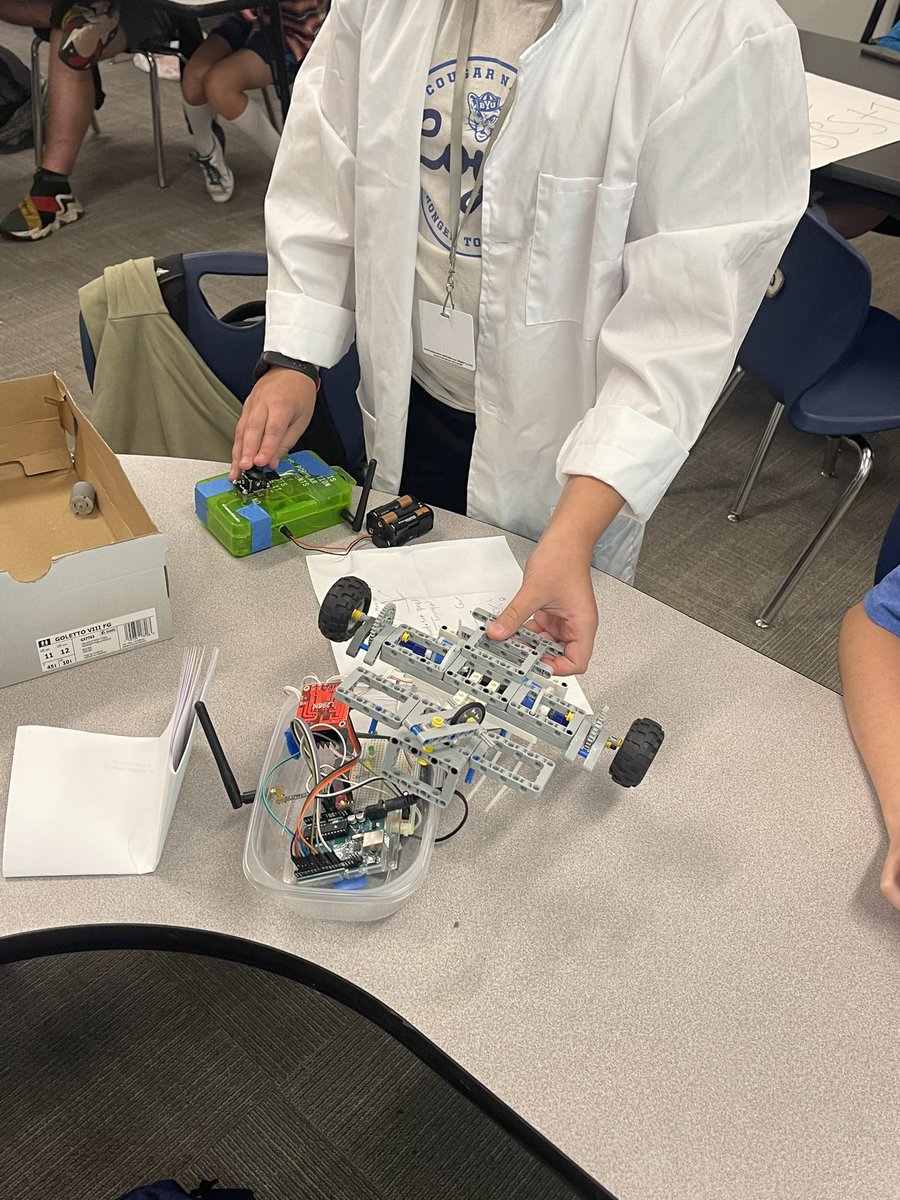 nikkimullinnix's tweet image. Kyler is a genius! He used his love of robotics to build a homemade RC car. It was so cool to see it actually drive around the classroom! #LionsLearning #PassionProjects #OHJH