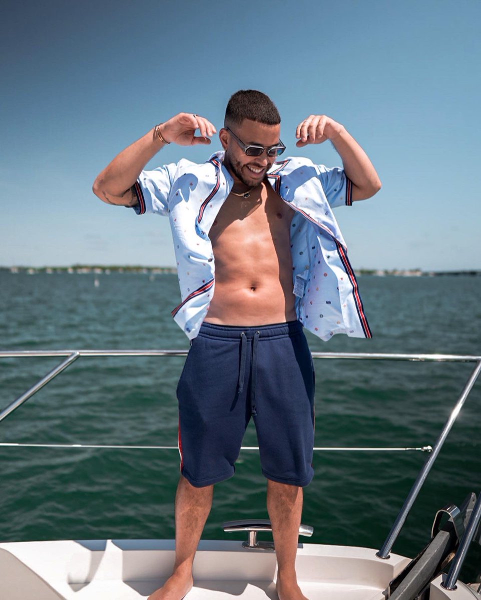 PrinceRoyce's tweet photo. Bendecido por otro año más! Happy birthday to ME! ♉️🎂 https://t.co/jKWpWSQdLU