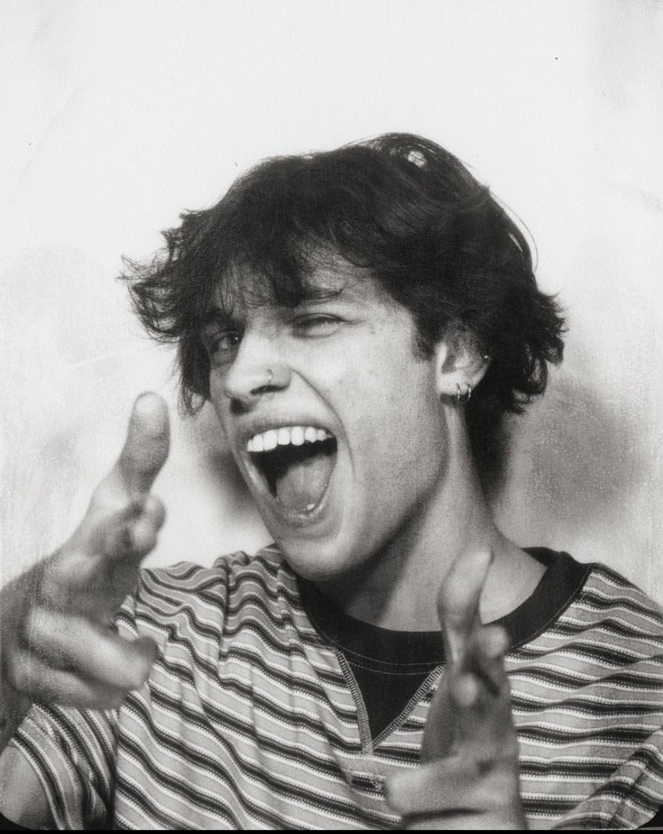 ᴋɪᴛ ᴡɪɴᴛᴇʀꜱ;

         “𝘩𝘰𝘱𝘦 𝘺𝘰𝘶 𝘭𝘪𝘬𝘦 𝘪𝘵 𝙢𝙚𝙨𝙨𝙮..”

student. stoner. triplet. the boy kisser. bubble bath enthusiast. versatile. switch. nsfw &amp; taboo themes ahead. mdni.
𝘢𝘭𝘮𝘰𝘴𝘵 limitless. 

like and retweet ✰