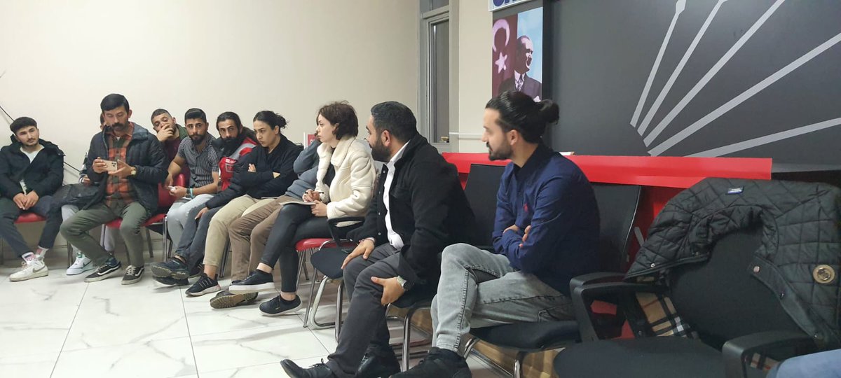 GencDevaSbeyli's tweet photo. @chpsultanbeylig İlçe Gençlik Kolu ev sahipliğinde seçim öncesi istişare toplantımızı gerçekleştirdik

CHP Gençlik Kolu Başkanı @gulserdar25 
Saadet Gençlik Başkanı
@muratjenic 
Gelecek Gençlik Başkanı
@KadirPolat3636 
Deva Partisi İlçe Başkan Yrd Gençlik Başkanı
@yusufgumus3452 https://t.co/vEZdGvZawy