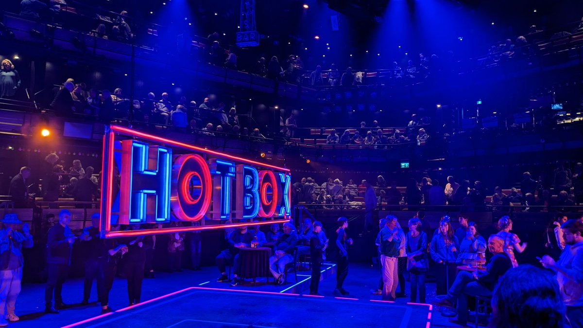 Stunning show of Guys and Dolls @_bridgetheatre with @marishawallace 😭 you are an  AMAZING ADELAIDE! ! Also spot #AlexJennings in the back who had a little dance after the show😅(he was fab in the southbury child at this same transformative venue!)